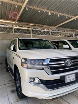 تۆیۆتا لاند کروزەر